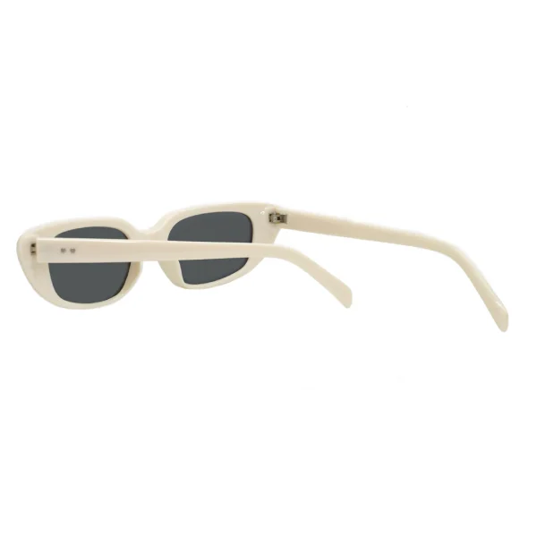 Sleek Retro Cat-Eye Sunglasses - Image 3