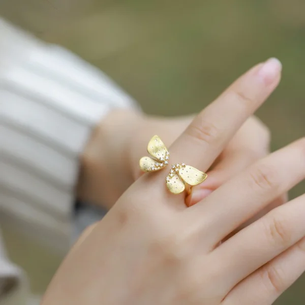 Elegant Butterfly Ring - Image 2